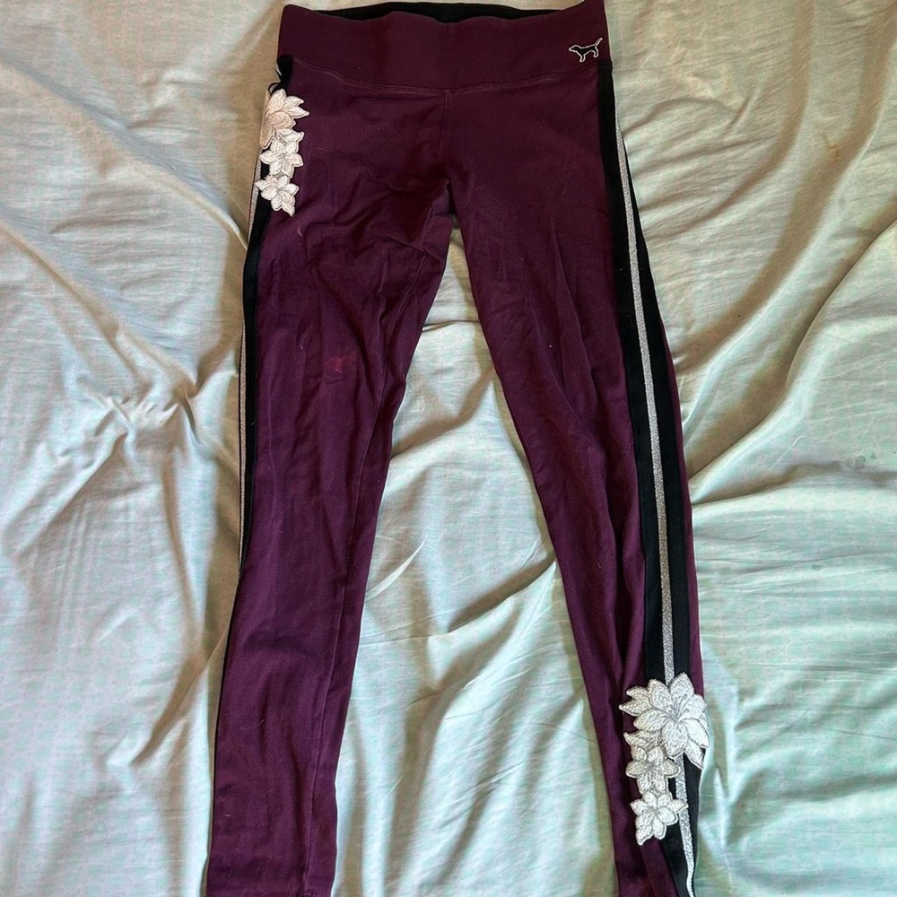 Maroon leggings